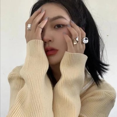 吉丝兰·马克斯韦尔：富淫